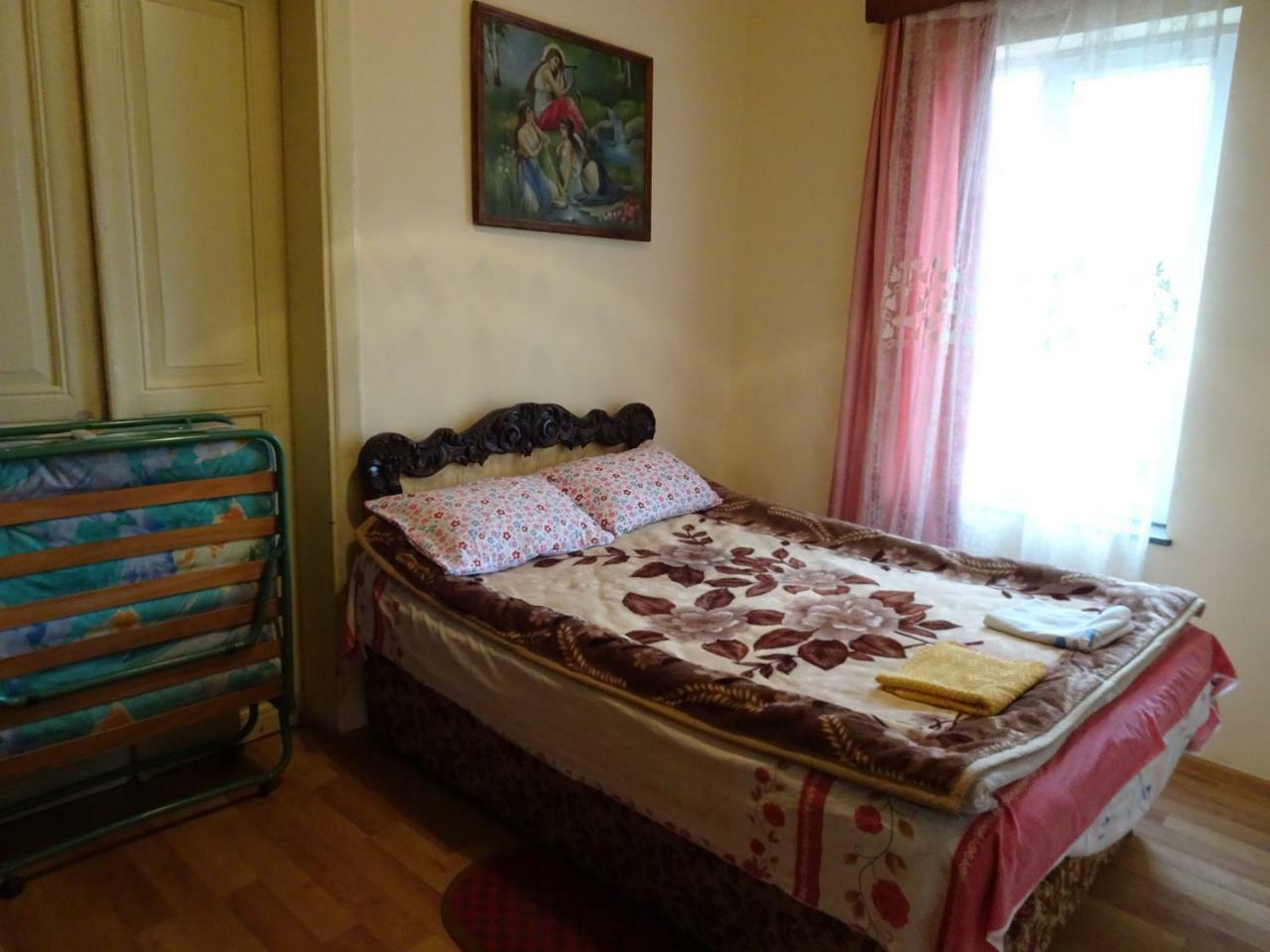 Medico And Suliko Guest House Kutaisi Exteriör bild